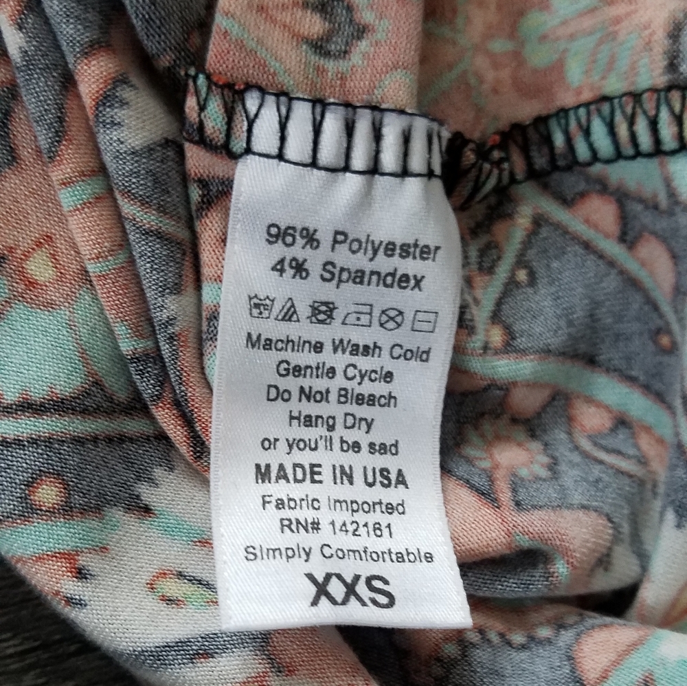 !SALE 3/$20! Lularoe | Damask Printed Top - Picture 4 of 4
